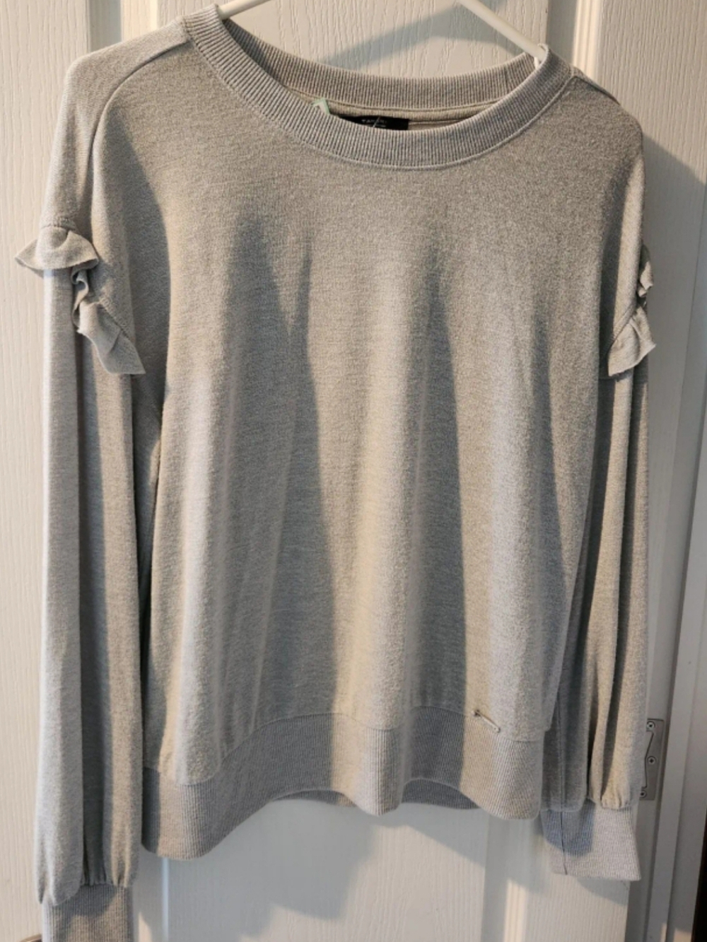 PRELOVED T Tahari Size MEDIUM Light Gray Ruffle-Trim Crewneck Sweater
